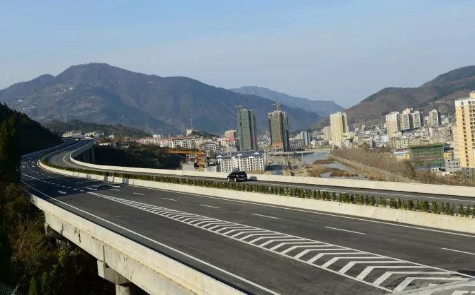 ���|���И˺���������ٹ�·������t���ΙC��Ŀ